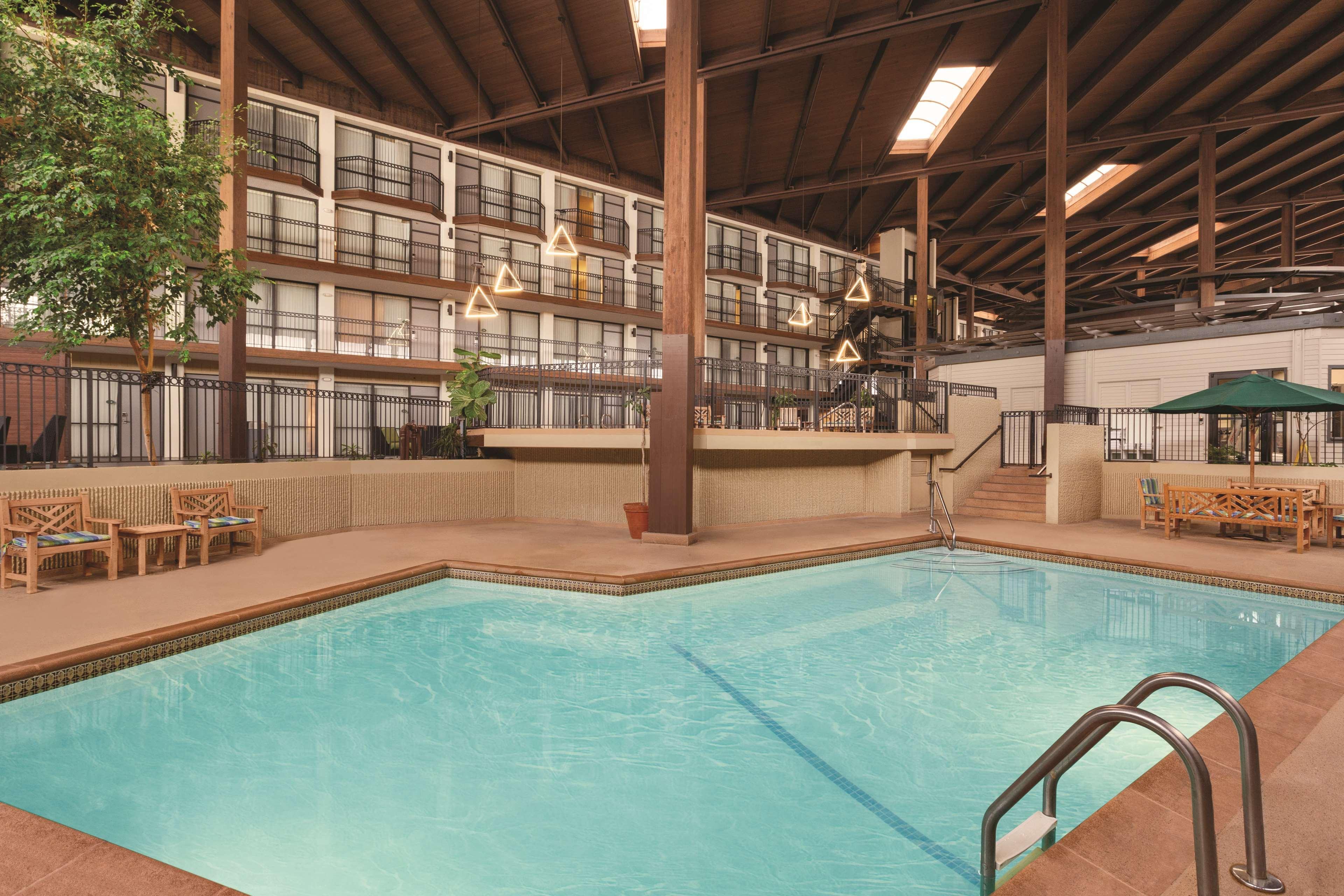Radisson Hotel Lenexa Overland Park Exteriér fotografie